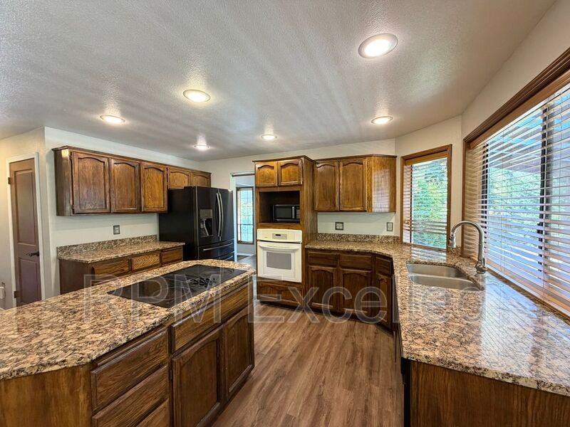 4925 Mill Pond Dr Se - Photo 7 of 27