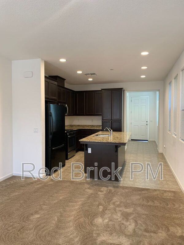 821 Tivoli Dr - Photo 3 of 12