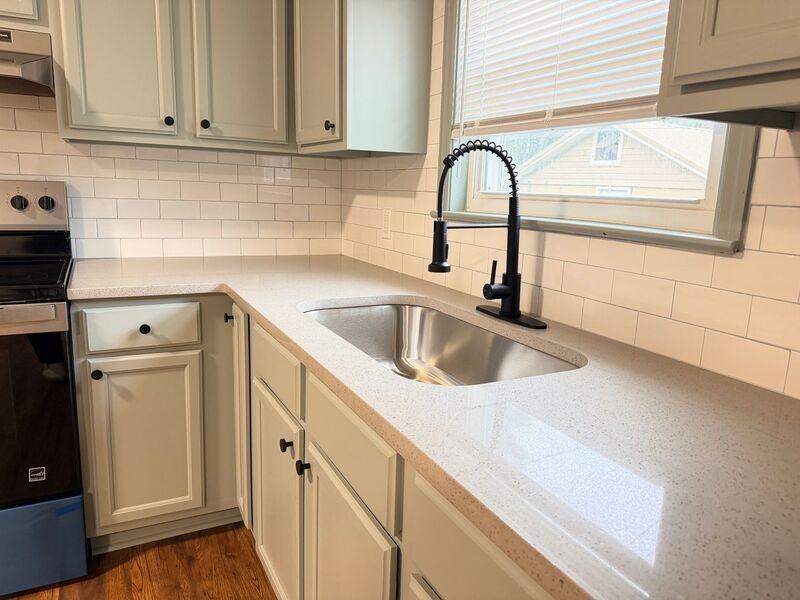 5541 Court P - Photo 3 of 9