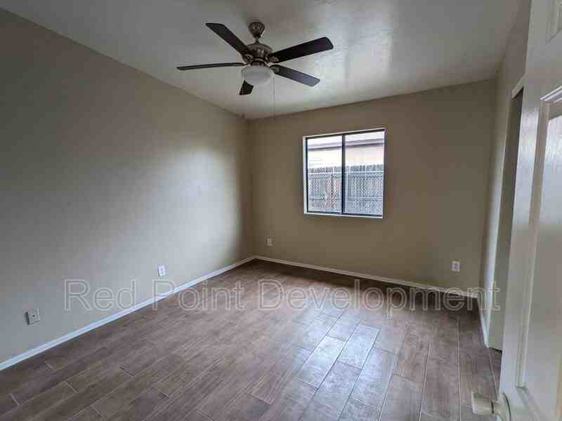 3310 E Bermuda St - Photo 4 of 10