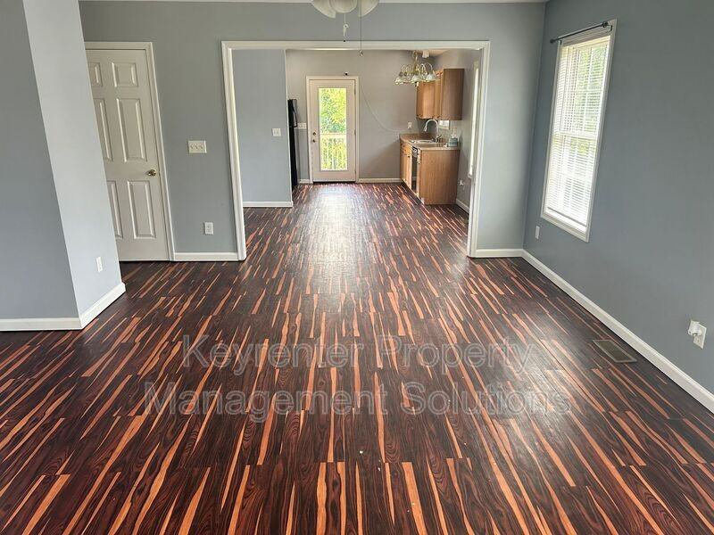 252 Shiloh Ave - Photo 4 of 43