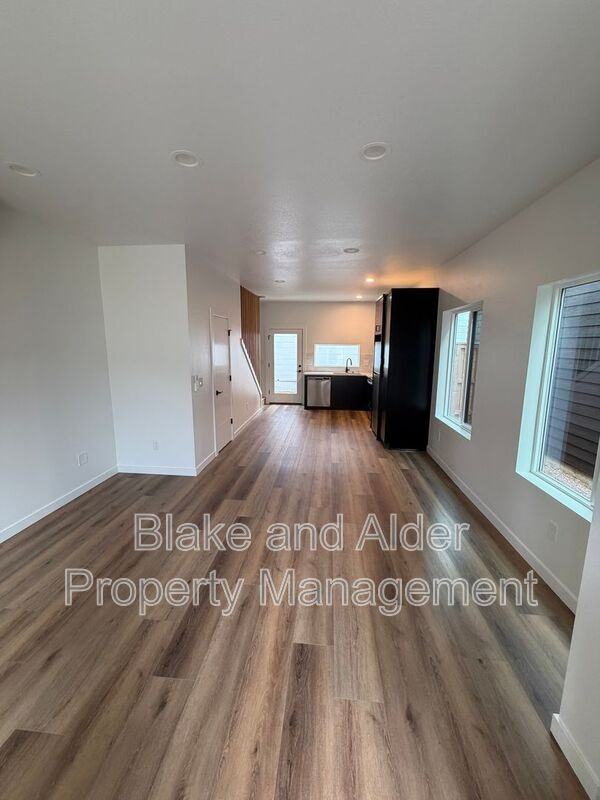 3522 Ne 44th Ave - Photo 4 of 21