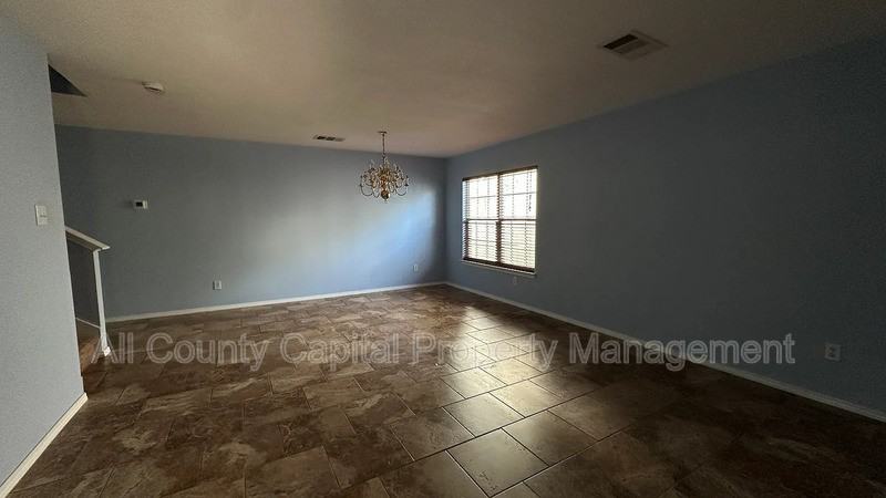 13105 Lofton Cliff Dr - Photo 3 of 15