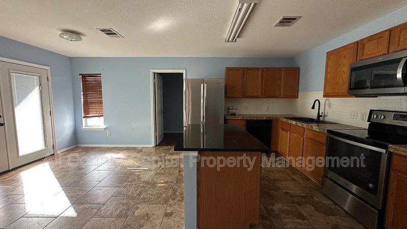 13105 Lofton Cliff Dr - Photo 4 of 15