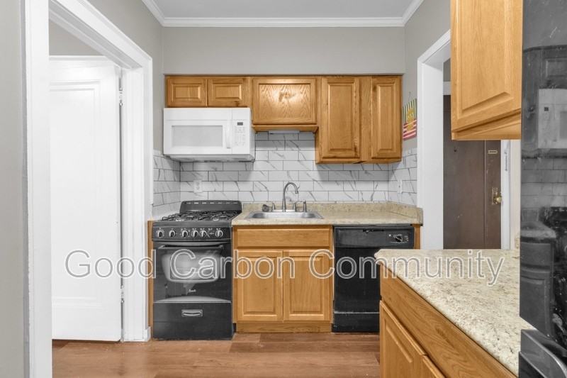 1016 Amherst St #A2 - Photo 5 of 13