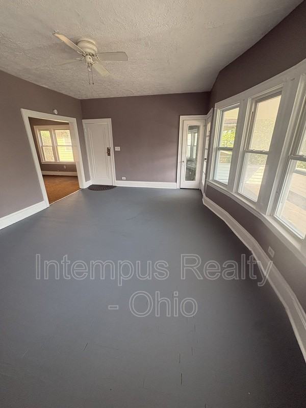 942 Eddy Rd - Photo 4 of 22