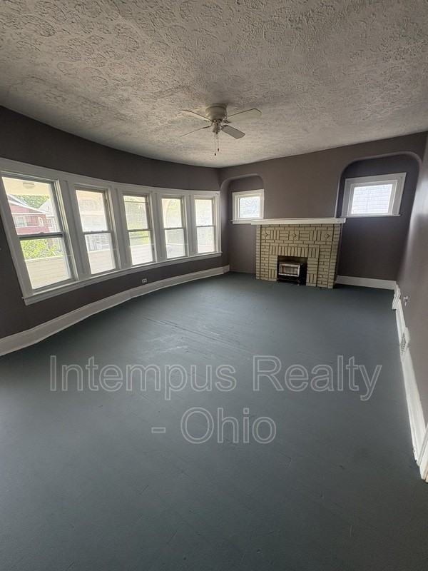 942 Eddy Rd - Photo 6 of 22