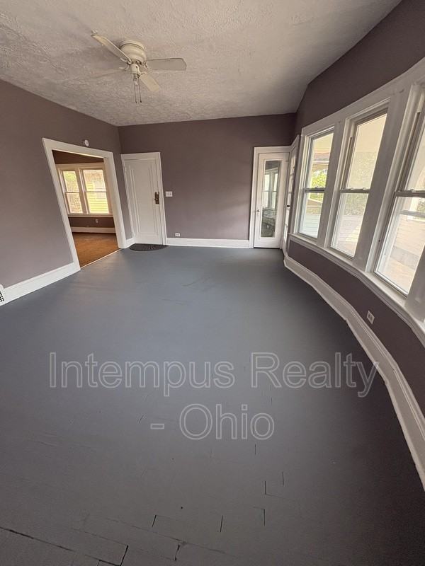 942 Eddy Rd - Photo 7 of 22
