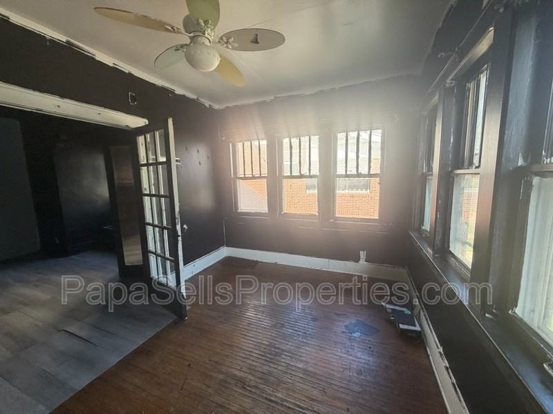 107 E Archer Ave - Photo 4 of 15