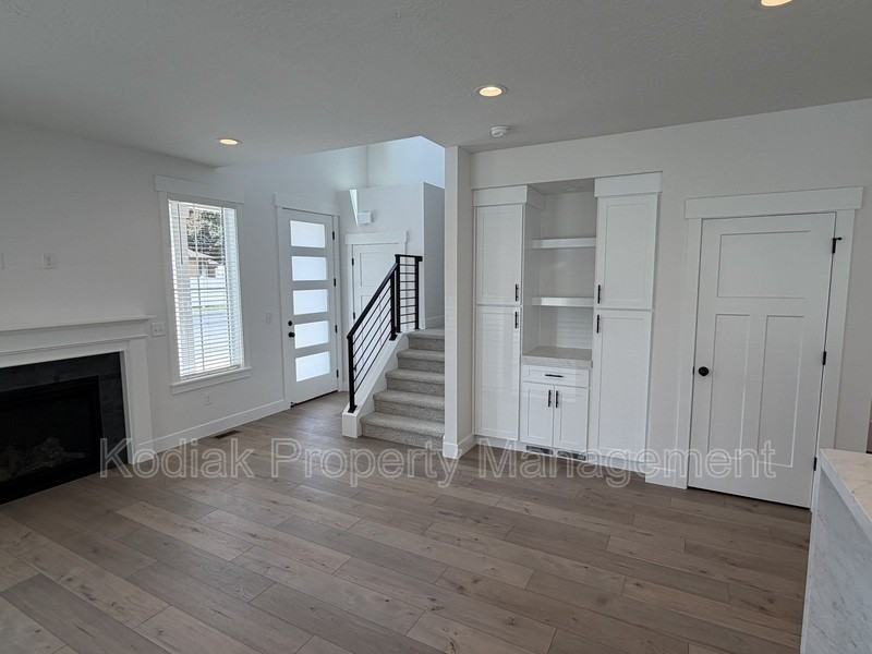 8812 S Cys Park Ln - Photo 7 of 26