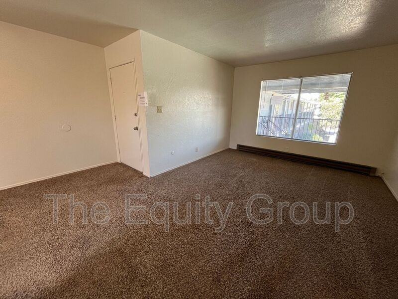 258 N G St #12 - Photo 3 of 10