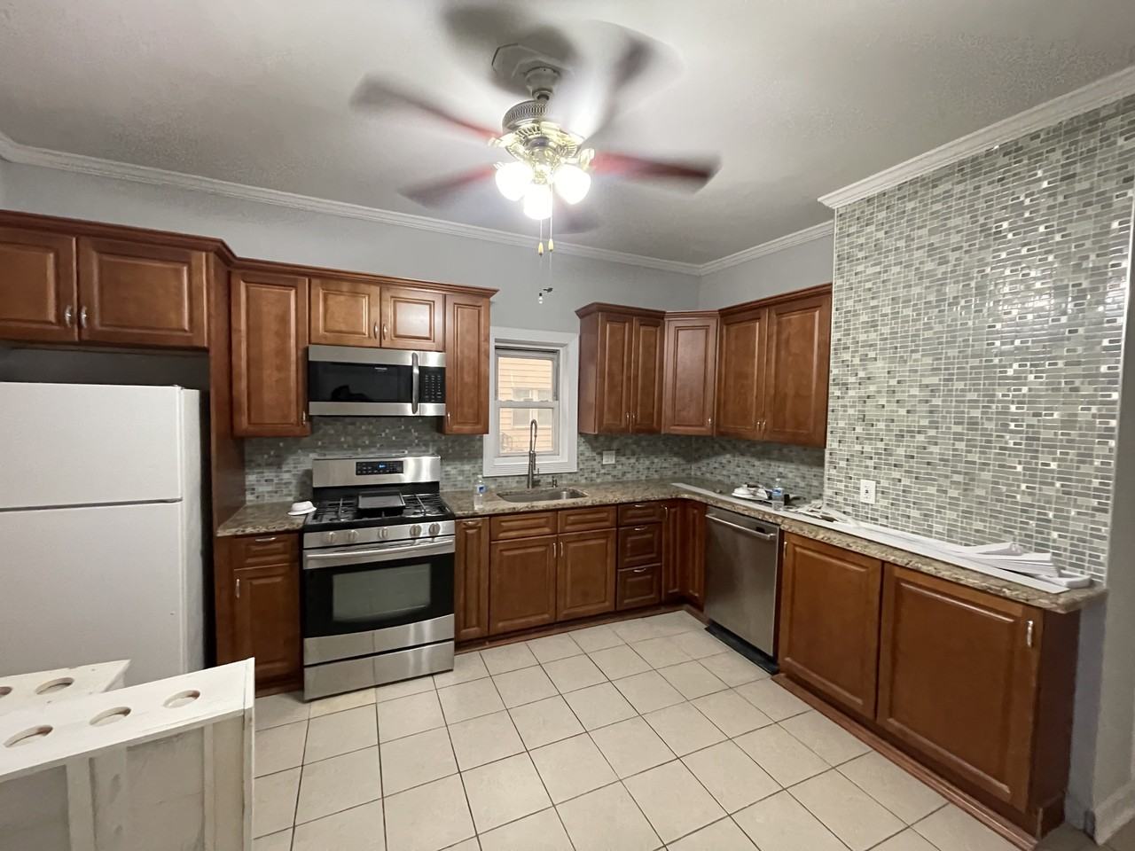 409 Hamilton St #1 - Photo 5 of 9