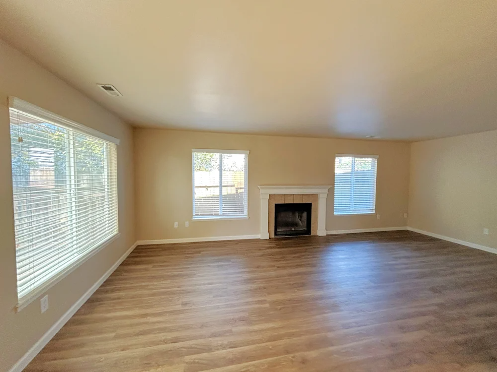 3481 Milton St N #NA - Photo 2 of 12