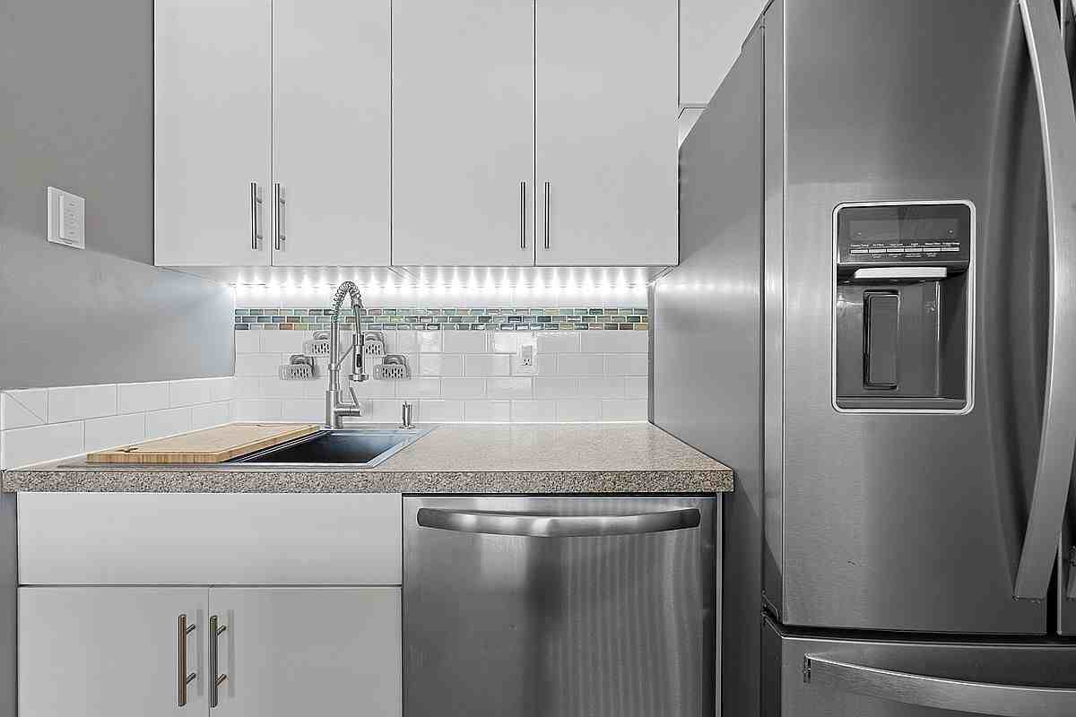 715 Fox St #6L - Photo 3 of 12