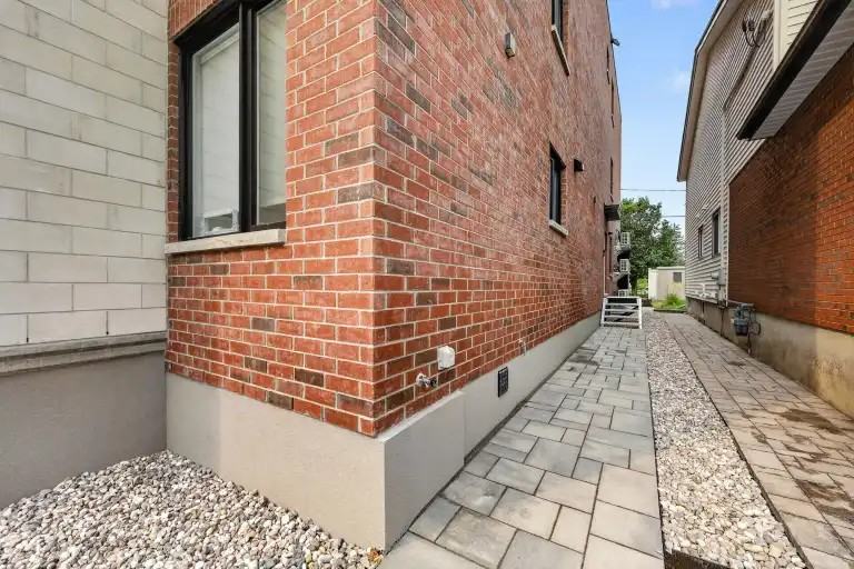 674 Rue De L'église - Photo 5 of 21