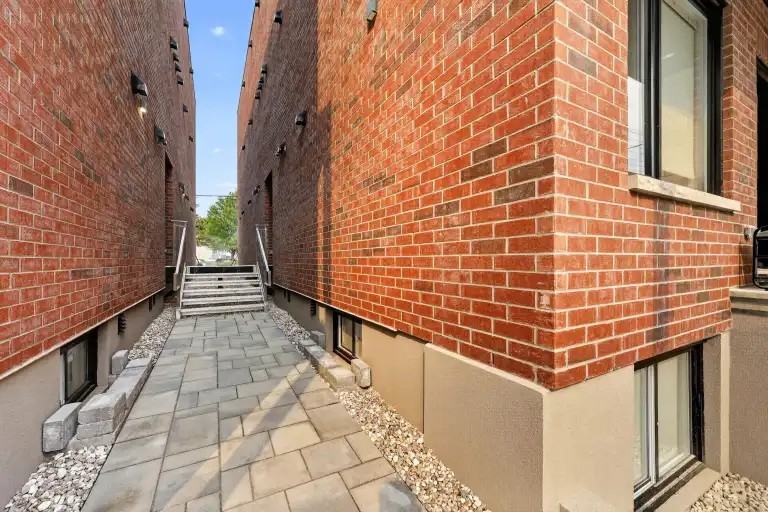 674 Rue De L'église - Photo 6 of 21
