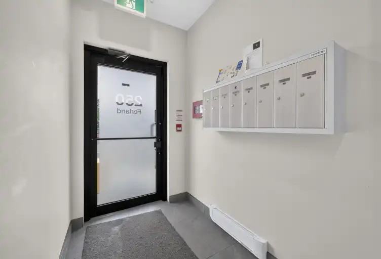 250 Ferland St #5 - Photo 4 of 23