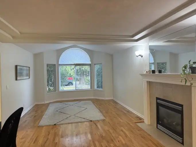 8279 154 St - Photo 5 of 13