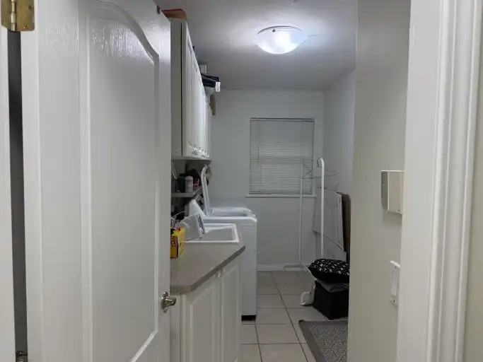 8279 154 St - Photo 6 of 13