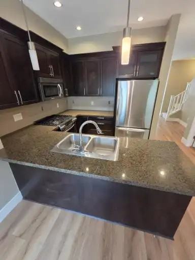 212 Brookes St #212 - Photo 5 of 24