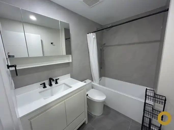 1489 Haywood Ave - Photo 4 of 9