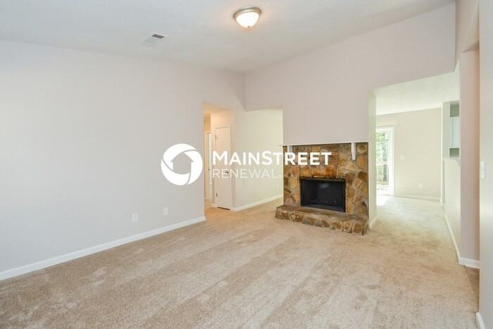1235 Woodland Ct Se - Photo 4 of 15