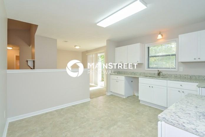 1235 Woodland Ct Se - Photo 7 of 15