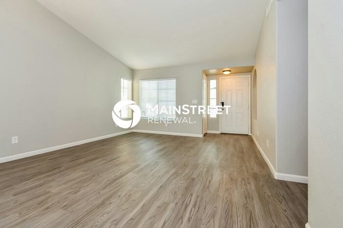 1851 Grand Prairie Ave - Photo 5 of 16