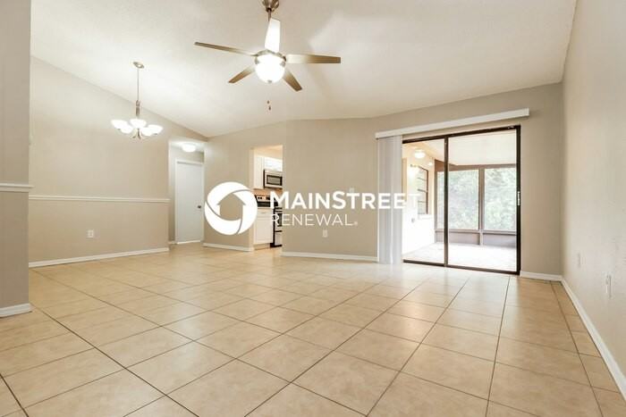 8010 Hathaway Dr - Photo 2 of 16