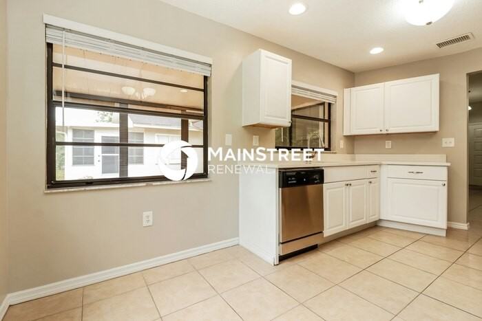 8010 Hathaway Dr - Photo 7 of 16