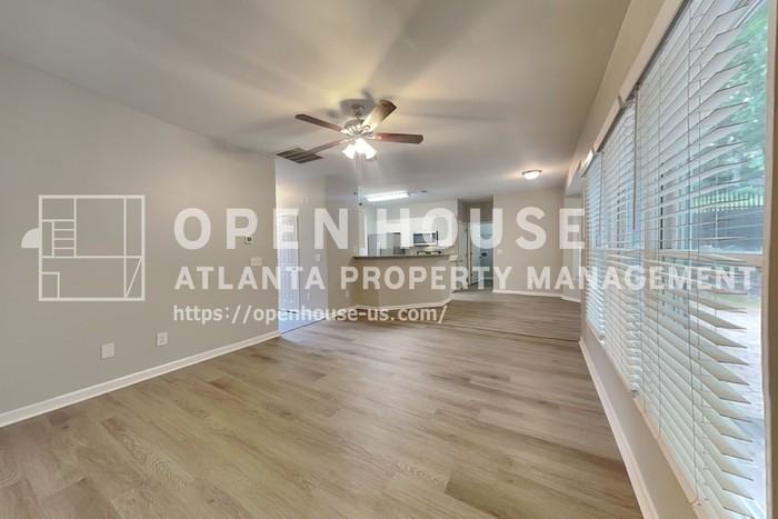 105 Cottage Oaks Ln - Photo 4 of 20