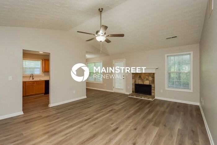 151 Longstreet Ct - Photo 3 of 16