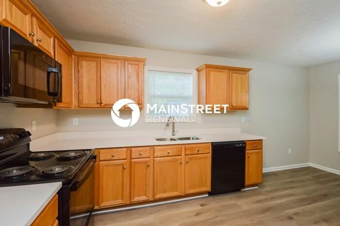 151 Longstreet Ct - Photo 4 of 16