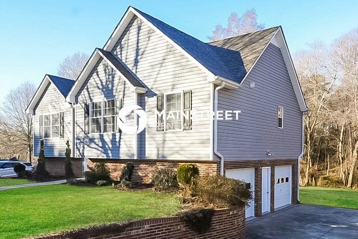 155 N Twin Hill Rd - Photo 4 of 17