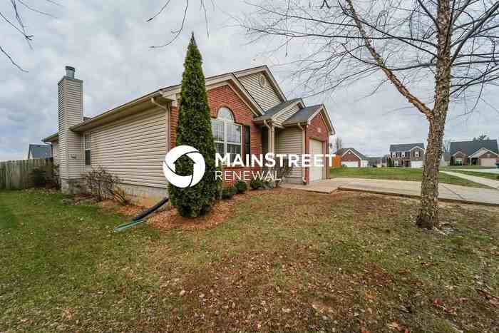 8703 Chetwood Trace Dr - Photo 3 of 16