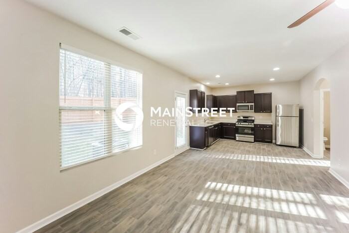 5693 Grande River Rd - Photo 6 of 17