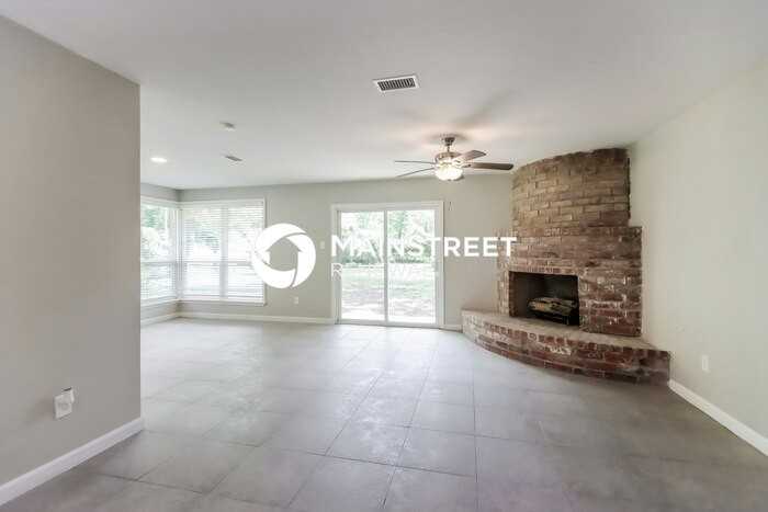 24518 Pine Canyon Dr - Photo 2 of 16