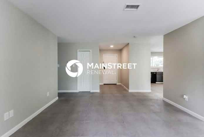 24518 Pine Canyon Dr - Photo 3 of 16