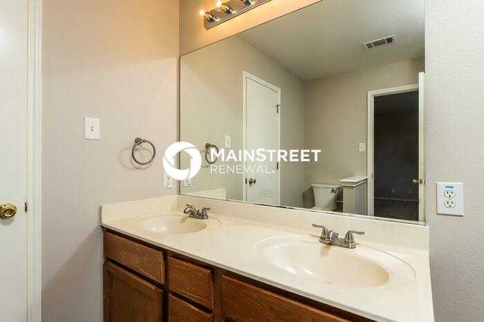15214 Winged Foot - Photo 7 of 17