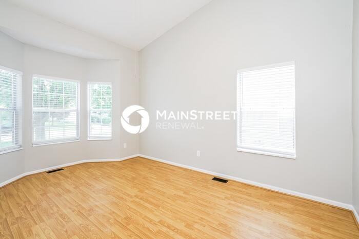 1623 Butterfly Ct - Photo 7 of 18