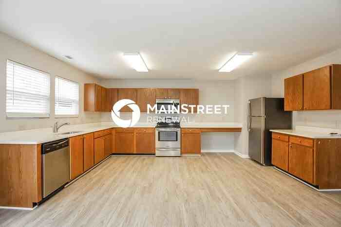 3325 Aldwych Way - Photo 7 of 17
