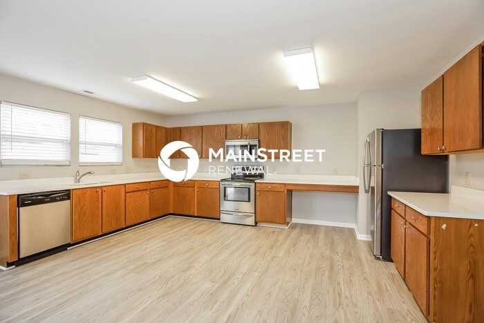3325 Aldwych Way - Photo 6 of 17