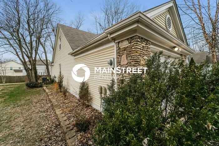 4303 Bay Pointe Dr - Photo 2 of 17