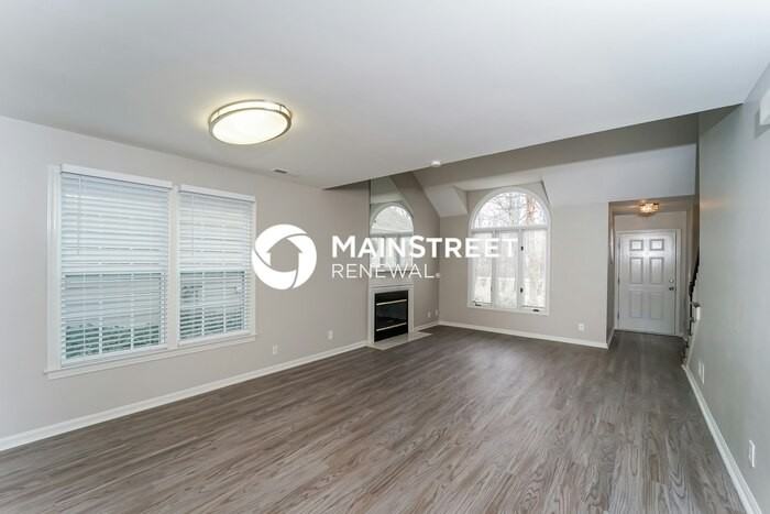4303 Bay Pointe Dr - Photo 4 of 17