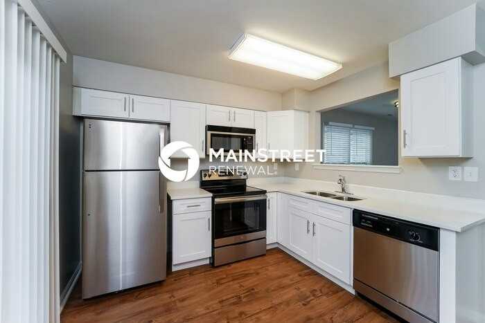 4303 Bay Pointe Dr - Photo 5 of 17