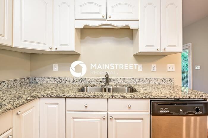 415 Willow Glen Dr - Photo 4 of 16