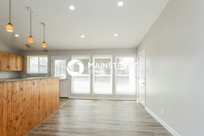 2208 Hudson Rd - Photo 5 of 16