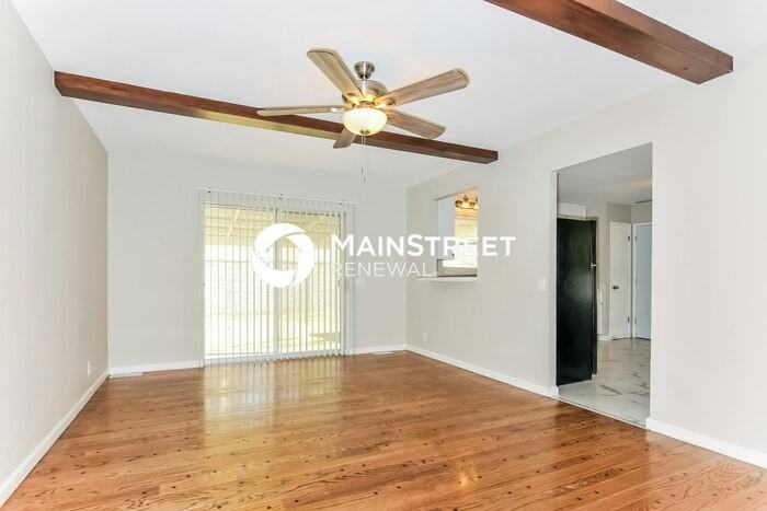 1935 Cordoba Dr - Photo 4 of 16