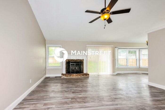 169 Winding Woods Dr - Photo 4 of 17