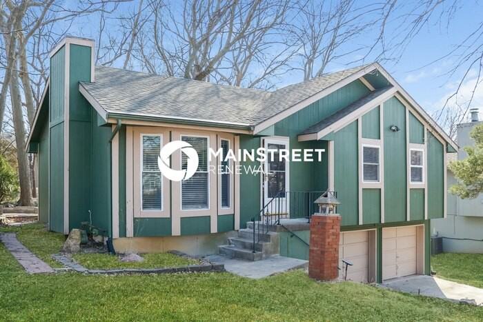 8707 Nw 83rd Ter - Photo 4 of 17